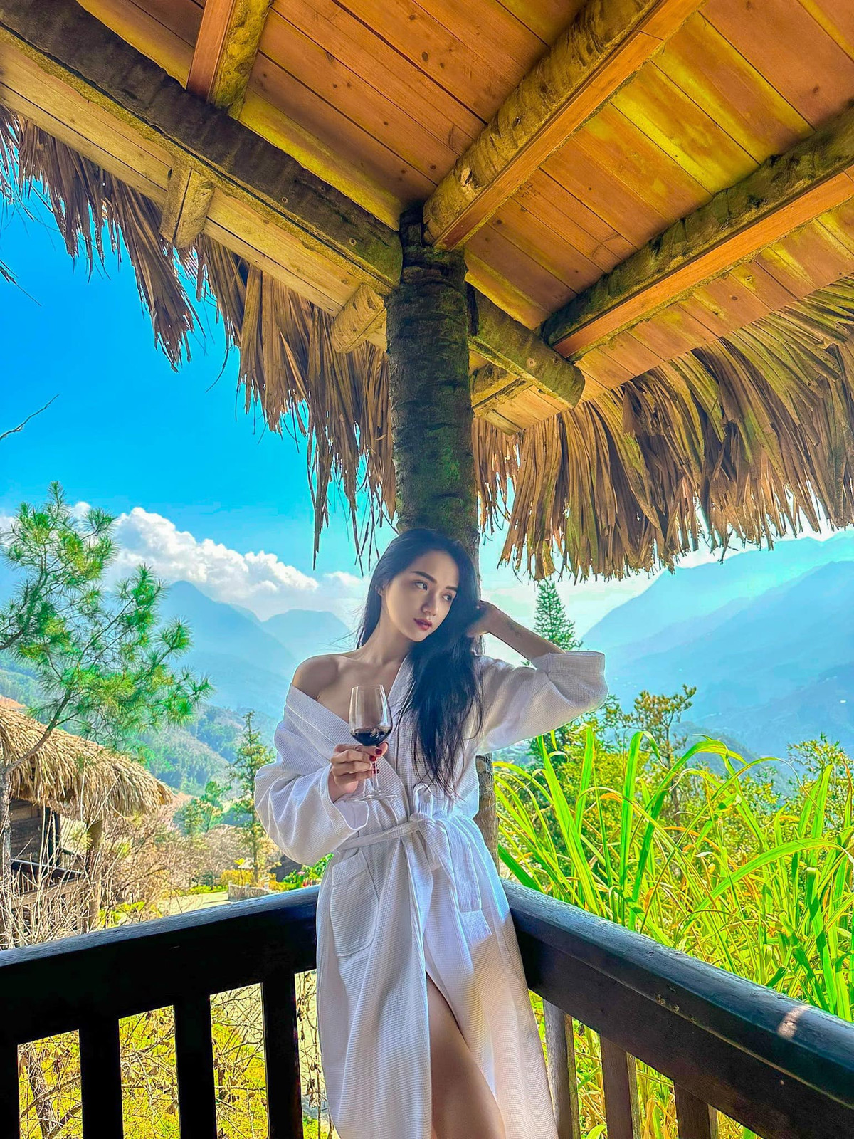 Giọng ca "Anh đang ở đâu đấy anh" dần lấy lại hình ảnh sau những ồn ào đã qua.