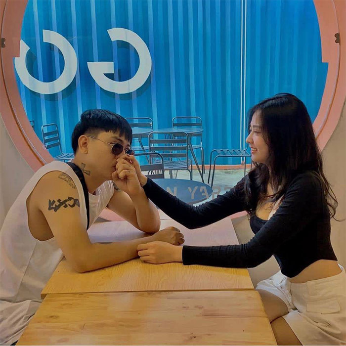 Người hâm mộ vui mừng vì Hoài Lâm hạnh phúc bên bạn gái và mối quan hệ của anh với vợ cũ - Cindy Lư cũng tốt đẹp hơn. (Ảnh: FBNV)