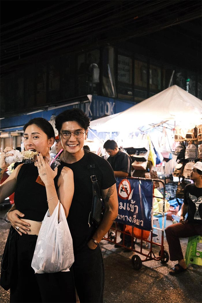 Hai vợ chồng thường xuyên du lịch khắp nơi trong và ngoài nước.