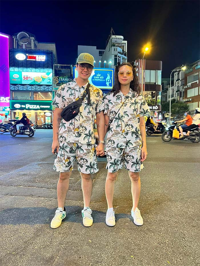 "Tôi quay về với bản năng gốc. Nơi tôi thấy chất lượng cuộc sống, hạnh phúc, nụ cười là cái quan trọng hơn hết. Tôi dành thời gian đi nhiều hơn, trân trọng từng nơi tôi đến, từng món tôi ăn, từng ly cà phê tôi uống. Tôi trân trọng nhất những giây phút được chia sẻ bên người thân yêu. Nó là những kỷ niệm mà tôi viết lên từng trang nhật ký cuộc đời mình", Ngô Thanh Vân viết trên trang cá nhân.