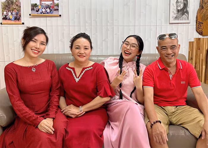 Mới đây, Phương Mỹ Chi chia sẻ, cô đã dọn ra ngoài thuê nhà sống, không ở chung cùng bố mẹ nữa.