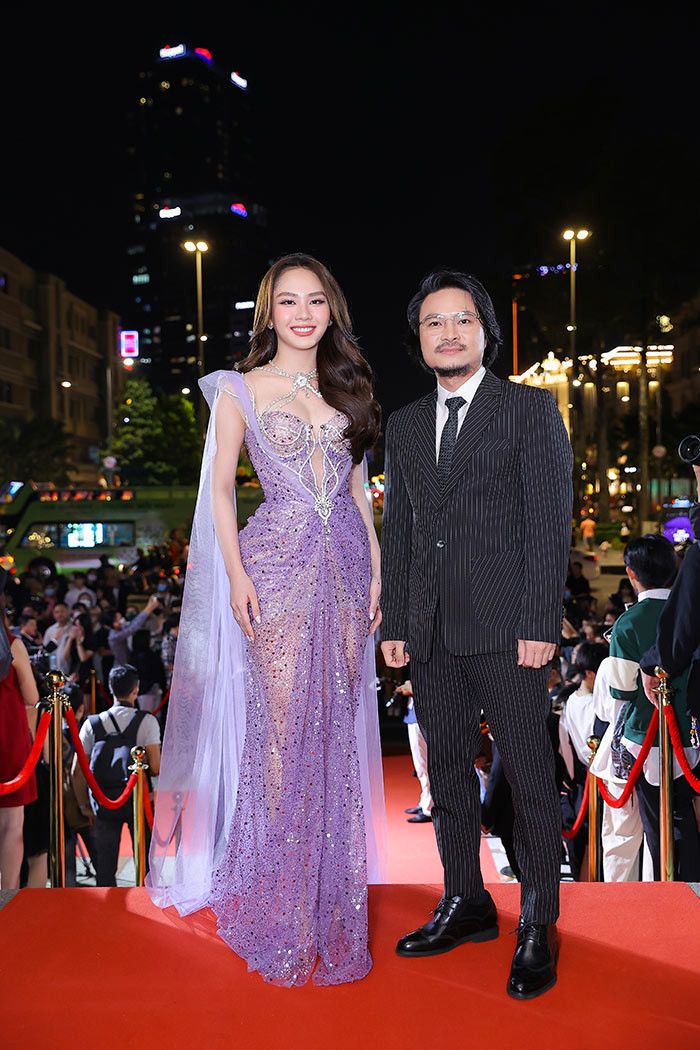 Hoa hậu Mai Phương rạng ngời trong chiếc váy tím lấp lánh trên thảm đỏ Cống hiến 2023.