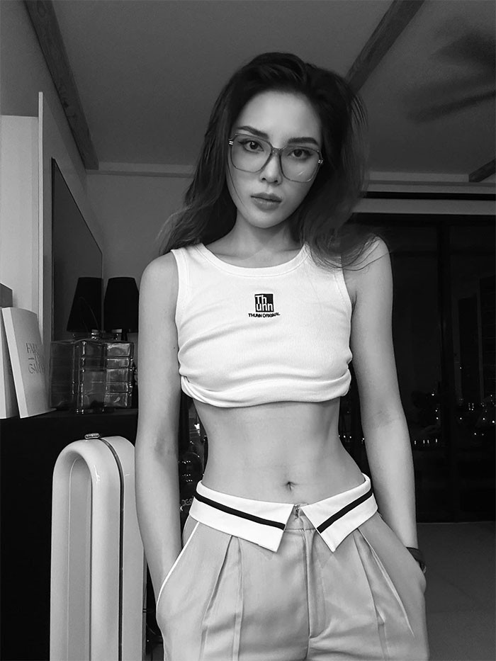 Sau khi lên ngôi Hoa hậu Việt Nam 2014, Kỳ Duyên ngày càng chăm chỉ luyện tập. Body tuyệt đẹp của cô hiện tại là phần thưởng xứng đáng sau nhiều năm nỗ lực giữ gìn vóc dáng.