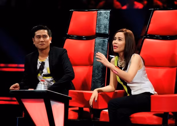 Hai người là một cặp ăn ý và đẹp đôi cả trên sân khấu lẫn khi ở vị trí giám khảo The Voice Kids nhiều mùa. (Ảnh: Zing.vn)