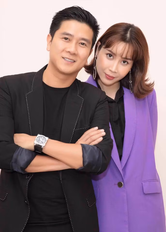 Tuy nhiên, ngay sau đó, nữ ca sĩ sinh năm 1983 lên tiếng khẳng định chuyện ly hôn của vợ chồng đã xảy ra khá lâu khi cả hai mất phương hướng và không có cách giải quyết. Còn nam ca sĩ Hồ Hoài Anh nói: “Cuộc hôn nhân nào cũng có những cột mốc, những hạnh phúc và sóng gió…, chúng tôi cũng không phải ngoại lệ. Và may mắn rằng chúng tôi đều đã vượt qua". (Ảnh: Dân Việt)