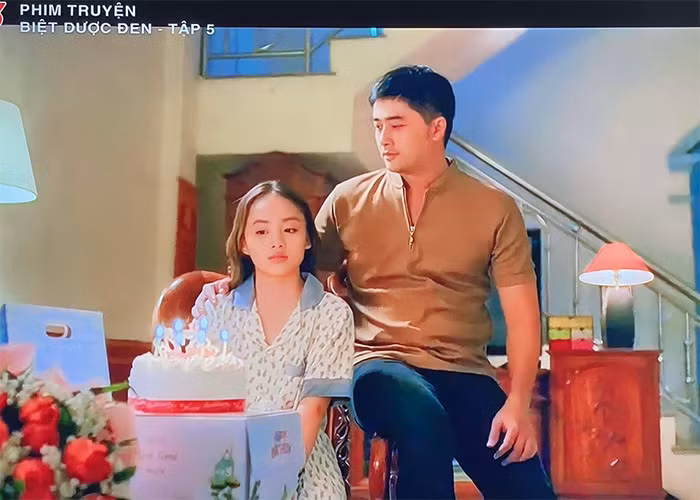 Song song với phim "Cuộc chiến không giới tuyến", Hồng Nhung còn tham gia một vai trong "Biệt dược đen". (Ảnh: FBNV)