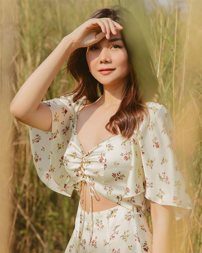 Trong Vbiz, Thanh Hằng được mệnh danh là phú bà giàu có. Cô sở hữu ngôi nhà sang trọng trị giá nhiều tỷ đồng ở TP HCM. Ngoài ra, cô còn có hai chiếc xe sang, một chiếc Mercedes trị giá hơn 2 tỷ đồng và một chiếc Range Rover trị giá khoảng 6 tỷ đồng.