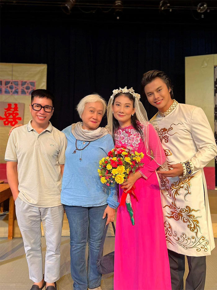 Hiện tại, NSƯT Mỹ Uyên đảm nhận vai trò giám đốc Nhà hát kịch Sân khấu nhỏ 5B. Trong thời điểm sân khấu gặp khó khăn, nữ nghệ sĩ từng lấy hết số tiết kiệm, tiền làm show, tiền tích cóp từ công ty thời trang để vực dậy sân khấu 5B.