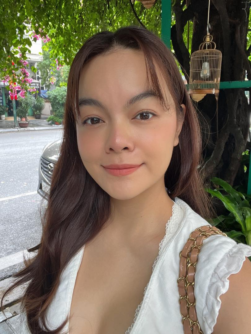 Nhan sắc không trang điểm của ca sĩ Phạm Quỳnh Anh.
