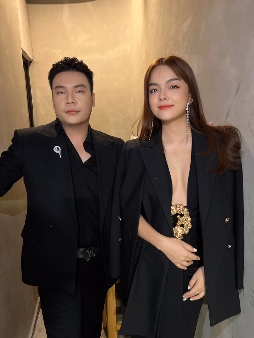 Dù bận rộn nhưng giọng ca 8X vẫn dành thời gian chăm sóc bản thân, áp dụng chế độ ăn uống và luyện tập khoa học để duy trì vóc dáng.