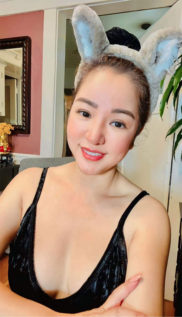 Tự tin với body đẹp, Thúy Nga rất chăm diện các trang phục gợi cảm khoe nét quyến rũ.