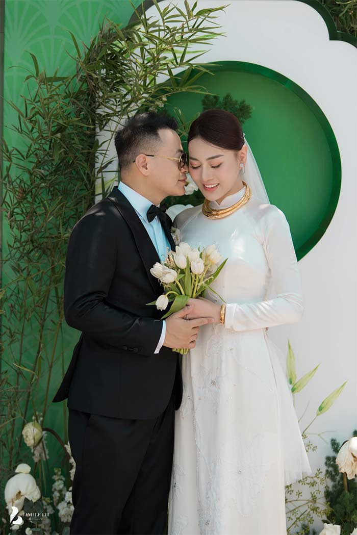 Trước đó, đám hỏi đình đám gây chú ý của nữ diễn viên "Hương vị tình thân" diễn ra vào ngày 26/7.