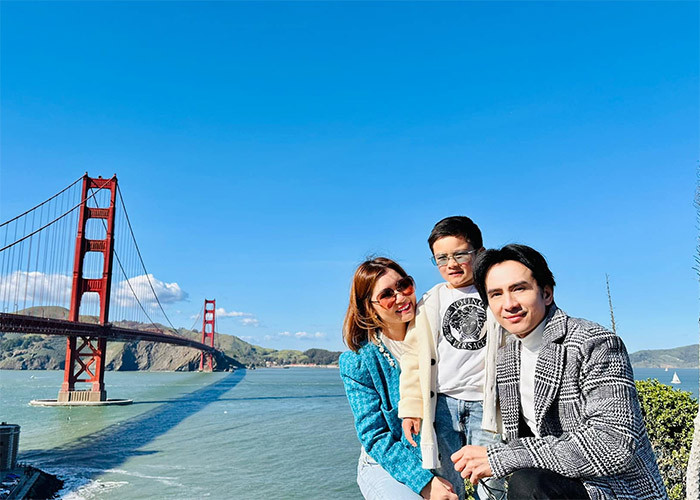 Dù đã ly hôn nhưng Đan Trường tiết lộ anh và Thủy Tiên vẫn có thể sống chung nhà nếu có dịp hội ngộ. "Thủy Tiên thỉnh thoảng vẫn ở khách sạn hay sang nhà tôi chơi, hoặc khi tôi qua Mỹ thì cũng ở khách sạn hoặc ở nhà Thủy Tiên. Chúng tôi vẫn chăm sóc, lo cho nhau bình thường, chỉ không còn là vợ chồng nữa", Đan Trường chia sẻ.