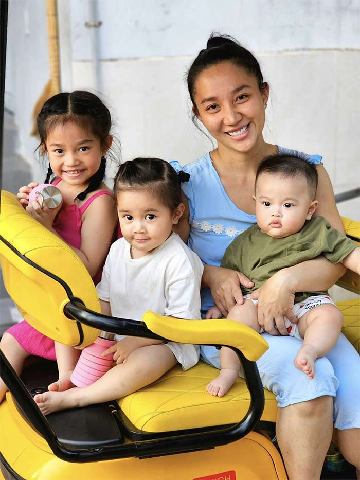 Vợ Lê Dương Bảo Lâm là Quỳnh Anh (hay gọi là Quỳnh Quỳnh), cô cũng từng theo học trường Sân khấu Điện ảnh và sở hữu vẻ ngoài xinh đẹp, ưa nhìn.