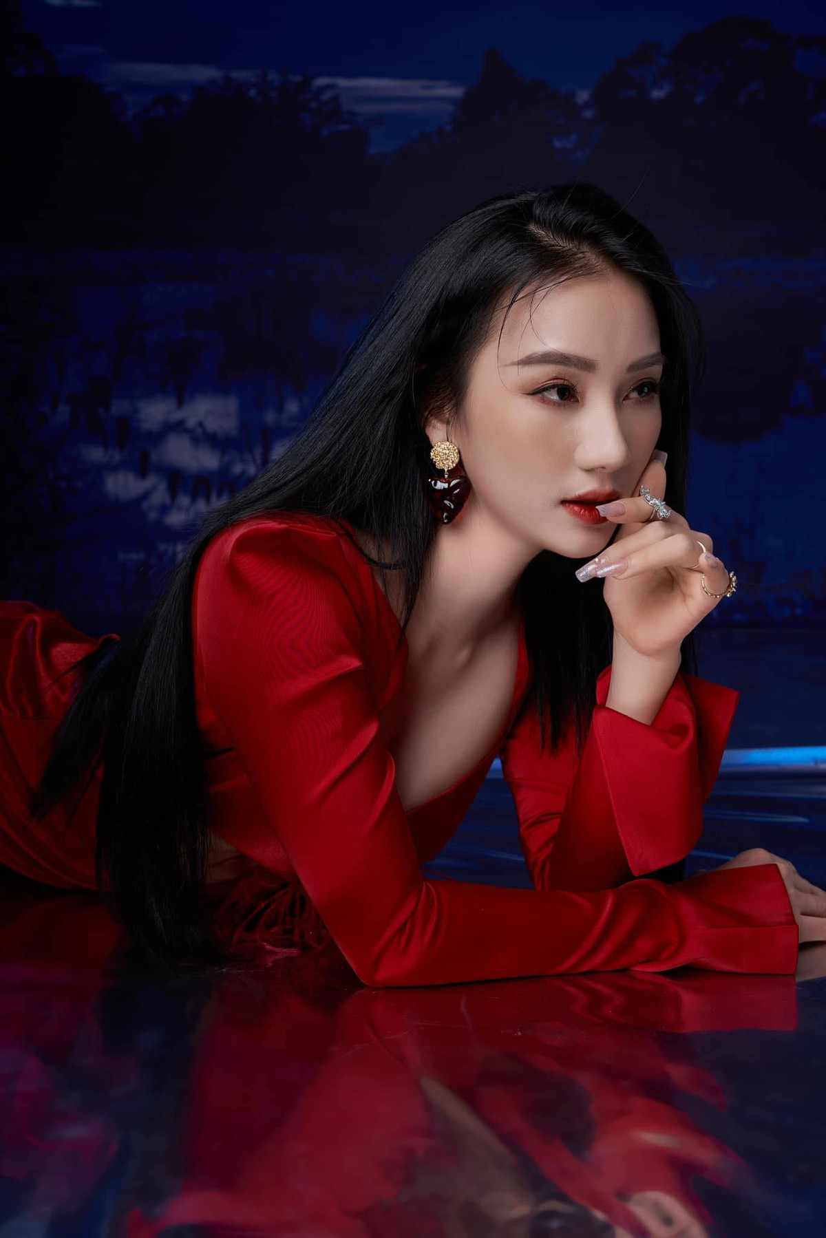 Cô từng đoạt giải quán quân "Hoán đổi 2016" và quán quân "Gương mặt thân quen 2020".