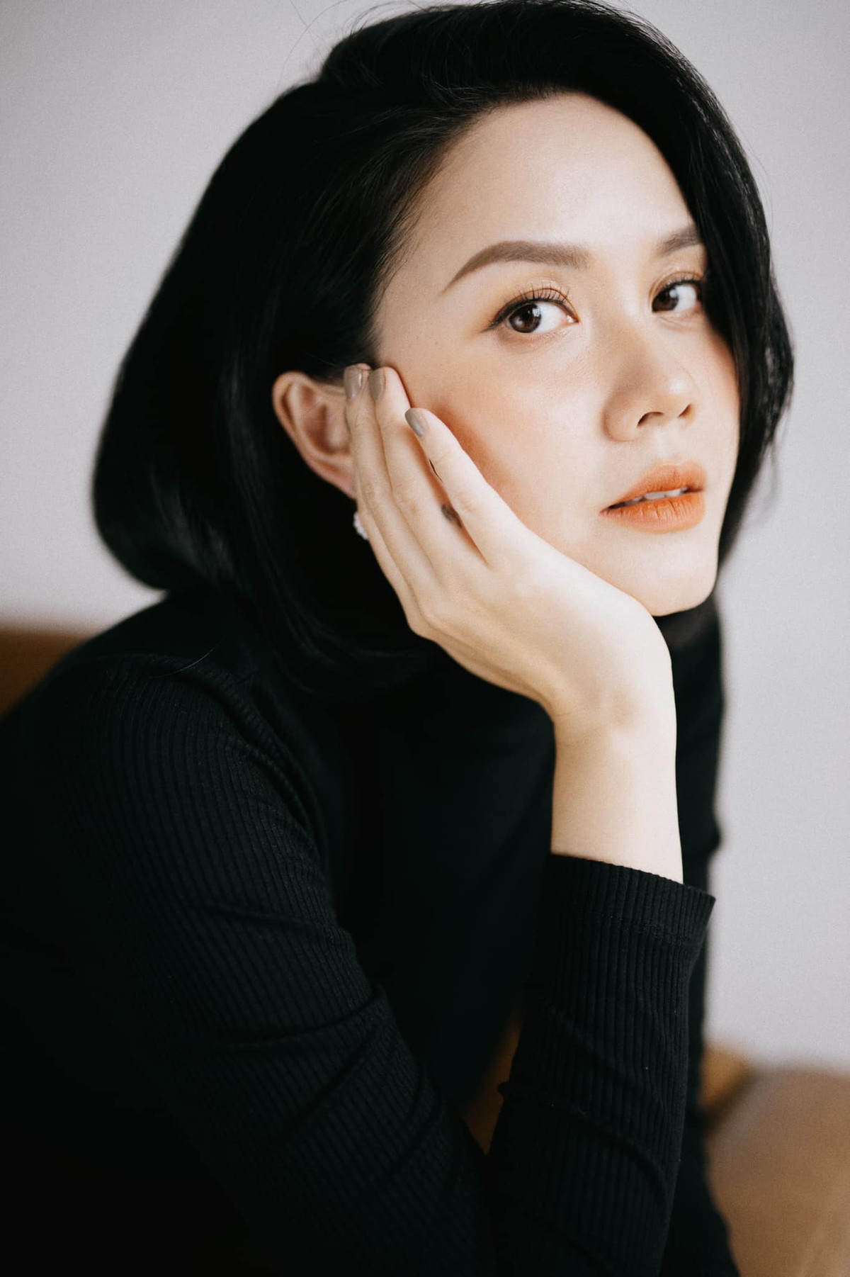 15 năm sau cuộc thi nhan sắc, Đậu Hồng Phúc vẫn giữ được nét trẻ trung, gương mặt phúc hậu và ngày càng nhuận sắc.