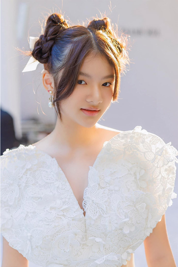 Nhan sắc của cô bé cũng được nhiều người khen ngợi. Nhiều cư dân mạng cho rằng Bảo Tiên có diện mạo, vóc dáng rất hợp thi hoa hậu.