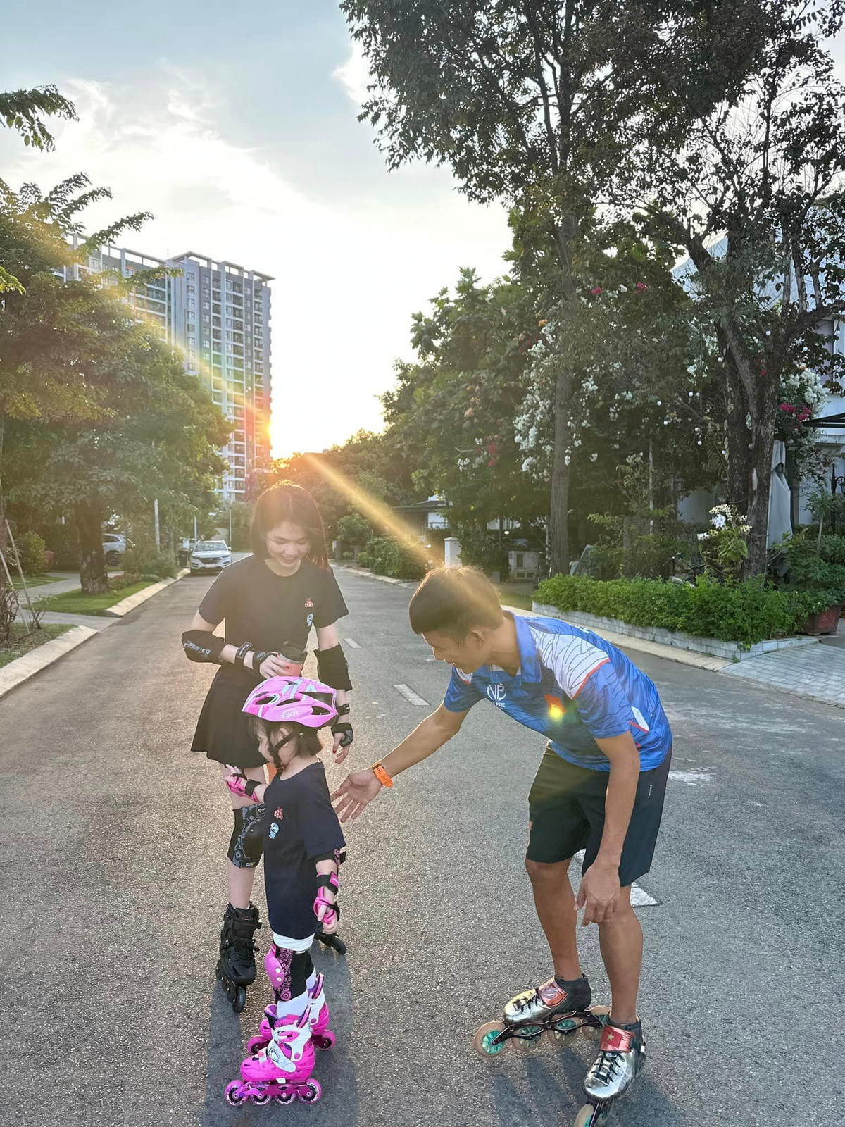 Thời gian qua, Ngọc Trinh đã thử sức với rất nhiều môn như gym, yoga, võ thuật, tennis, Pilates,...