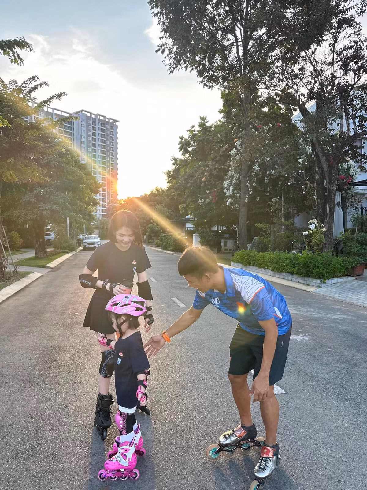 Thời gian qua, Ngọc Trinh đã thử sức với rất nhiều môn như gym, yoga, võ thuật, tennis, Pilates,...