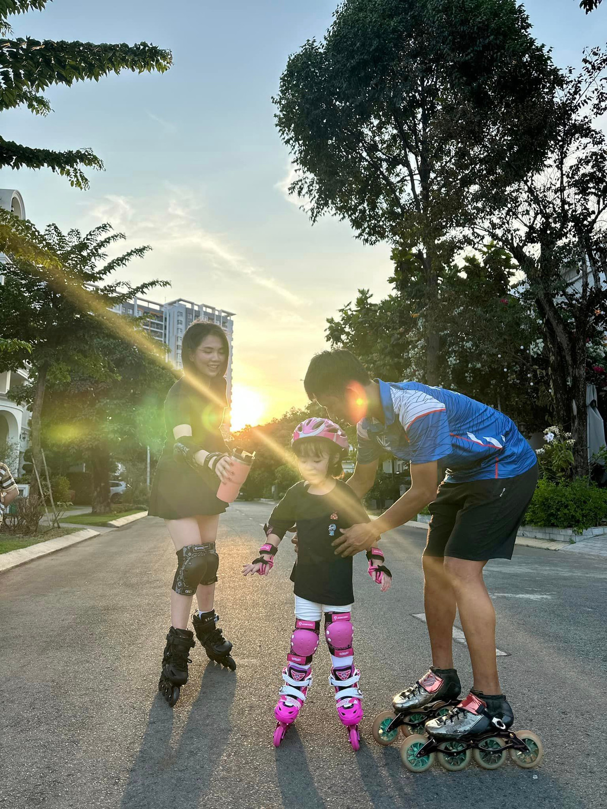 Nữ diễn viên "Chị chị em em 2" thường xuyên chia sẻ những khoảnh khắc cô chăm chỉ tập luyện và truyền cảm hứng rèn luyện thân thể cho các chị em.