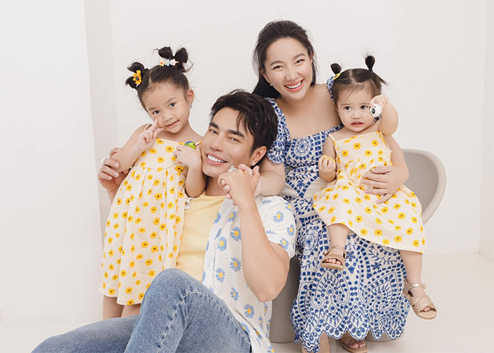 Hiện vợ chồng nam diễn viên sinh năm 1989 sống trong căn nhà trị giá 7 tỷ đồng, có ô tô để đi.