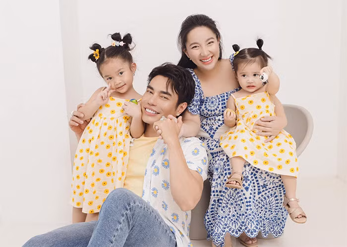 Hiện vợ chồng nam diễn viên sinh năm 1989 sống trong căn nhà trị giá 7 tỷ đồng, có ô tô để đi.