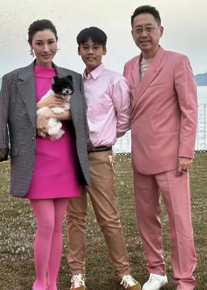 Mới 12 tuổi nhưng Hứa Kiến Đồng trông rất chững chạc và ra dáng thanh niên. (Ảnh: Instagram)