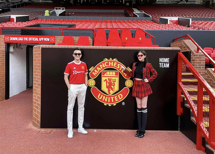 Mặc dù mang thai ở tháng thứ 6 nhưng vóc dáng của Ngân Anh vẫn rất thon thả, gọn gàng, ngoại trừ vòng hai.