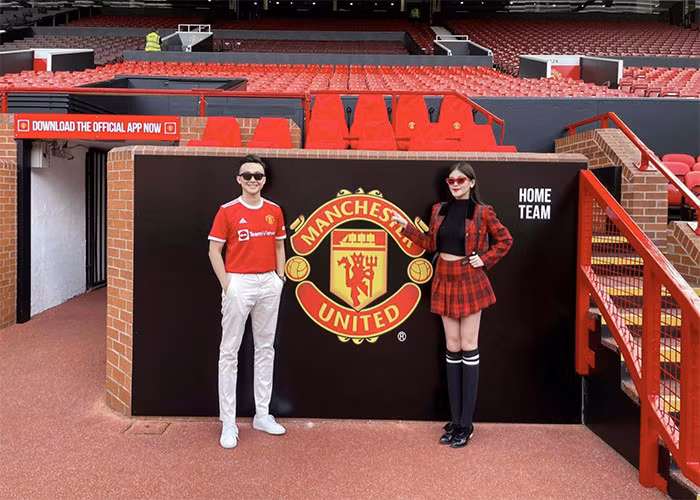 Mặc dù mang thai ở tháng thứ 6 nhưng vóc dáng của Ngân Anh vẫn rất thon thả, gọn gàng, ngoại trừ vòng hai.