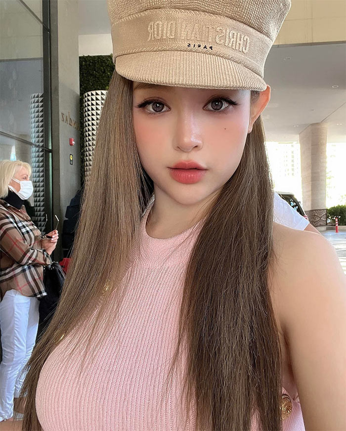 Sau khi kết hôn, Huyền Baby không còn hoạt động người mẫu hay đóng phim nữa mà tập trung chăm lo cho chồng con, kinh doanh cùng chồng. (Ảnh: FBNV)