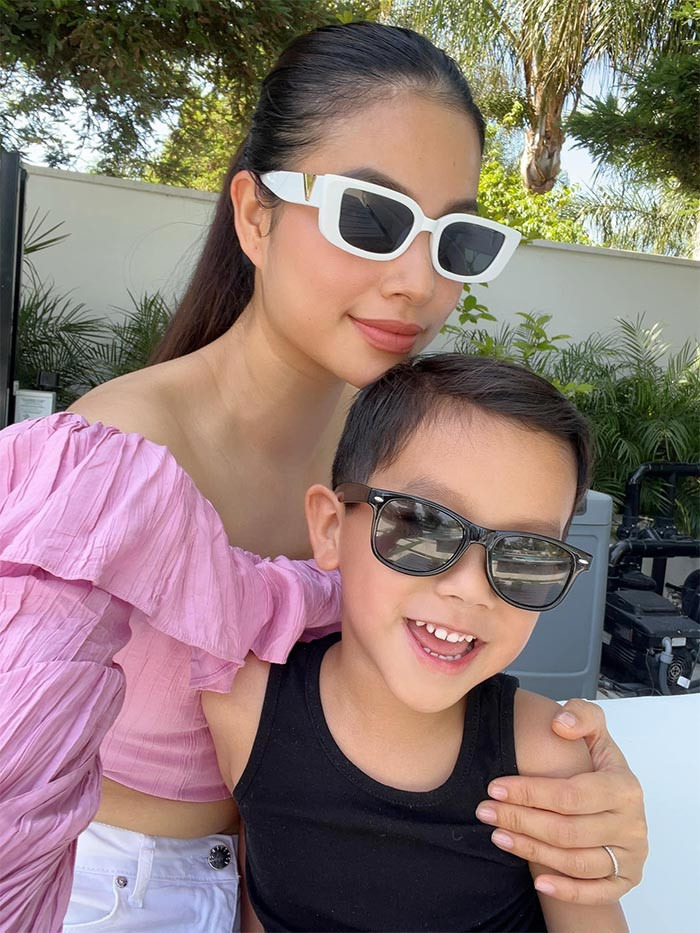 Tháng 7/2018, Hoa hậu Hoàn vũ Việt Nam 2015 tuyên bố tạm ngừng hoạt động showbiz để sang Mỹ chữa bệnh về tuyến giáp. Tuy nhiên ngày 24/12/2019, cô bất ngờ xác nhận đã sinh con trai - bé Maximus, khi đó bé đã được một tuổi.