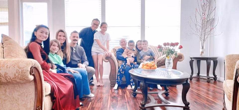 Dù ở xa quê nhưng gia đình Diệu Hương vẫn đón Tết đậm chất Việt.