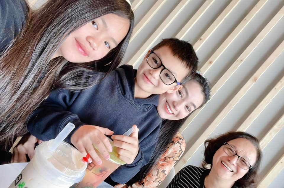 Diệu Hương thường xuyên cho các con ra ngoài trải nghiệm.