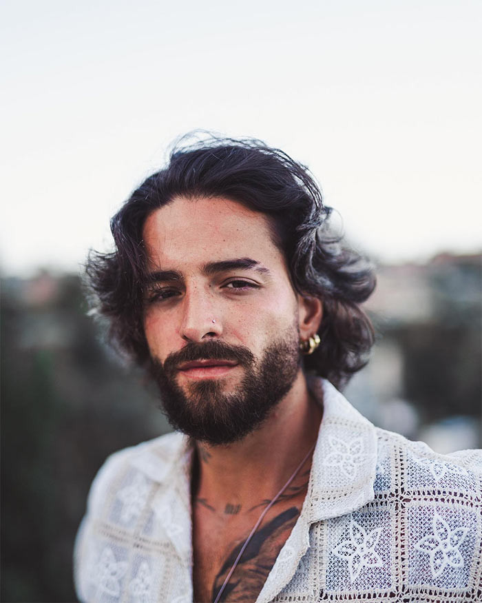 Ngoài ca hát, Maluma còn yêu thích thời trang. Vào tháng 3/2022, anh cho ra mắt dòng sản phẩm thời trang mang tên Royal by Maluma, là sự hợp tác giữa Reunited Clothing và Macy's. (Ảnh: Instagram)