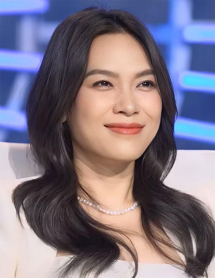 Ở tuổi 42, Mỹ Tâm vẫn giữ được vẻ trẻ trung, tươi tắn.