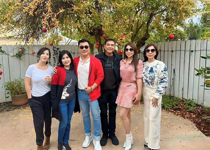 Lê Tuấn Anh gặp gỡ Lý Hùng, Lý Hương và bạn bè học khóa 1 lớp diễn viên tại đất Mỹ.