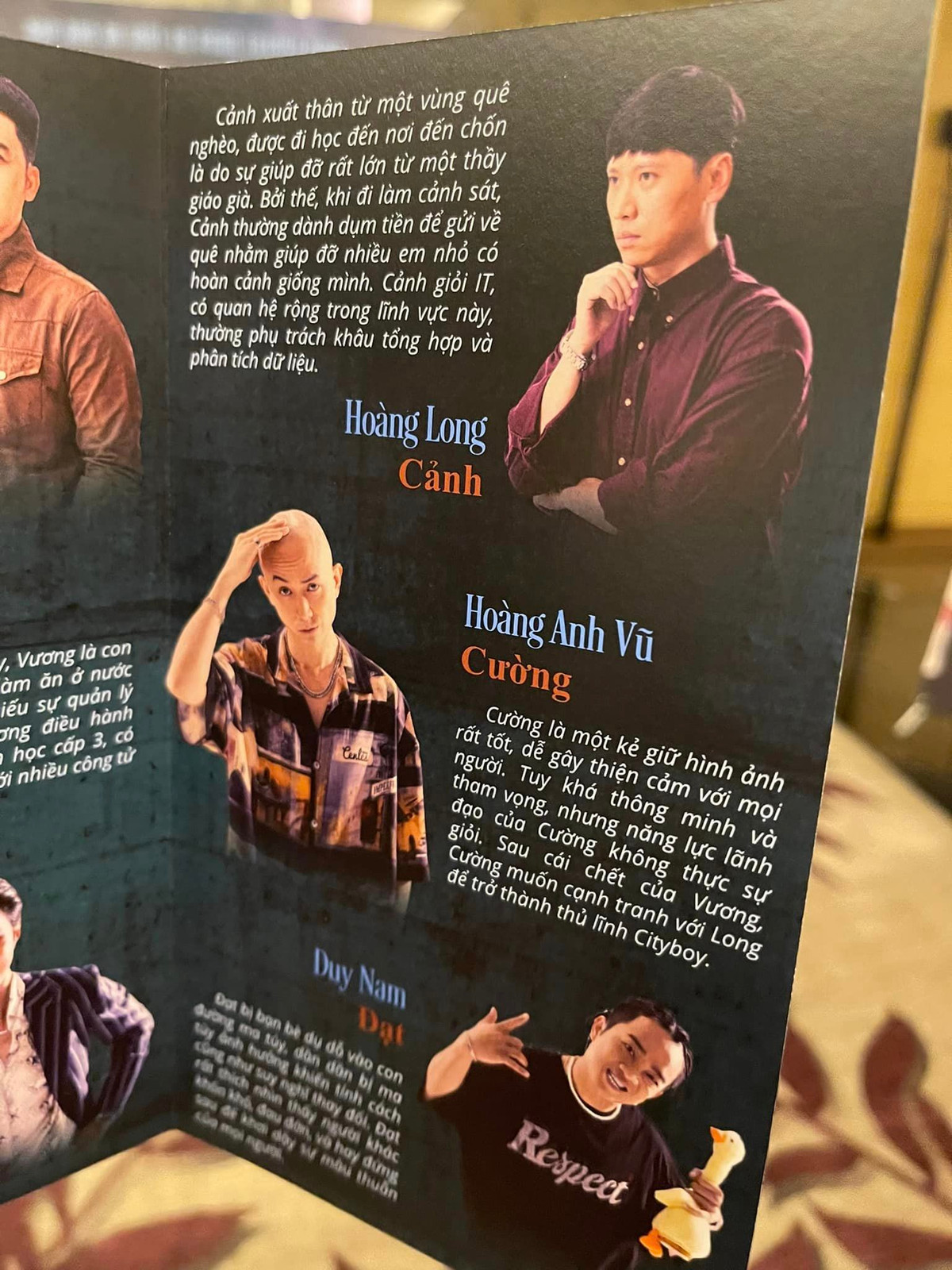 Khác với vẻ ngoài lãng tử thường thấy, lần này diễn viên Anh Vũ gây chú ý với ngoại hình khác lạ. Trong phim, anh vào vai Cường, thành viên của Cityboy - một nhóm các công tử, tiểu thư nhà giàu ăn chơi và hư hỏng. Ảnh: FB Nguyen Long.