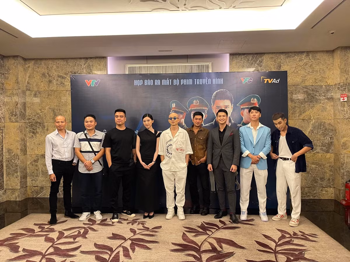 "Biệt dược đen" sẽ lên sóng VTV3 vào tháng 9 sau khi bộ phim "Món quà của cha" kết thúc. Phim mới có sự góp mặt của dàn diễn viên trẻ quen mặt như: Bảo Anh, Huỳnh Anh, Lương Thanh, Hoàng Anh Vũ... Ảnh: FB Huỳnh Anh.