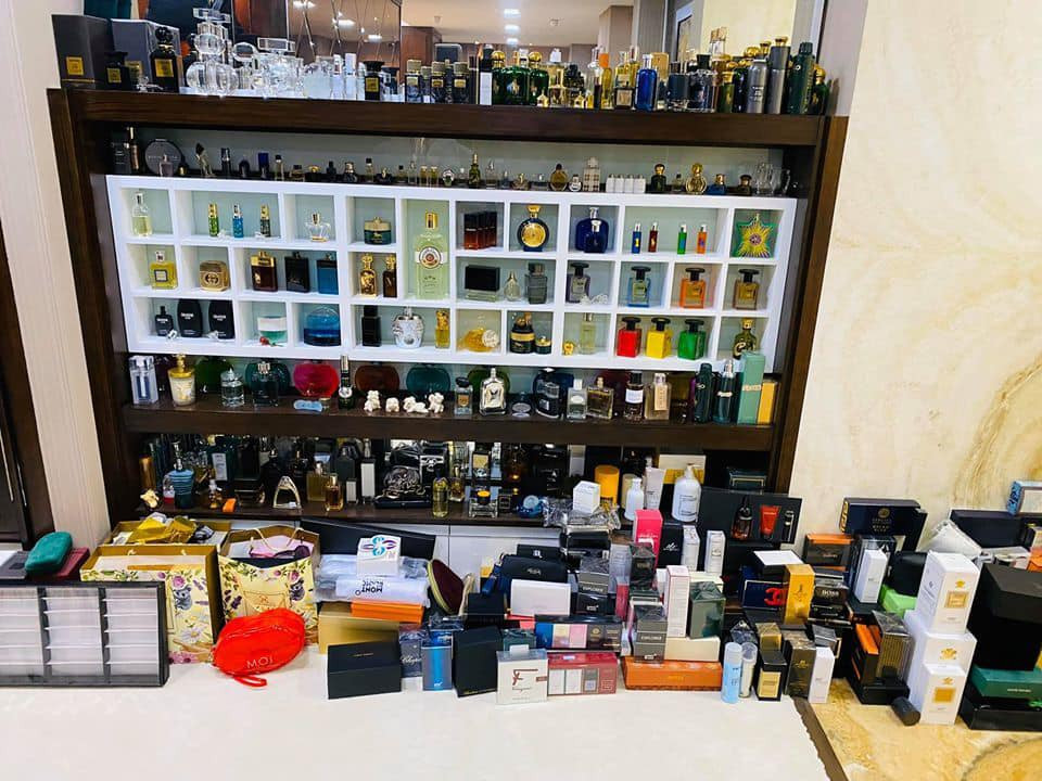 "Ông hoàng nhạc Việt" được mệnh danh là tay chơi hàng hiệu có tiếng của showbiz Việt.