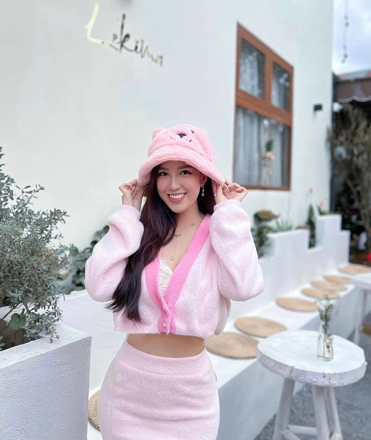 Cô là MC Thu Hà, hiện sở hữu trang fanpage với hơn 70 nghìn lượt người theo dõi.