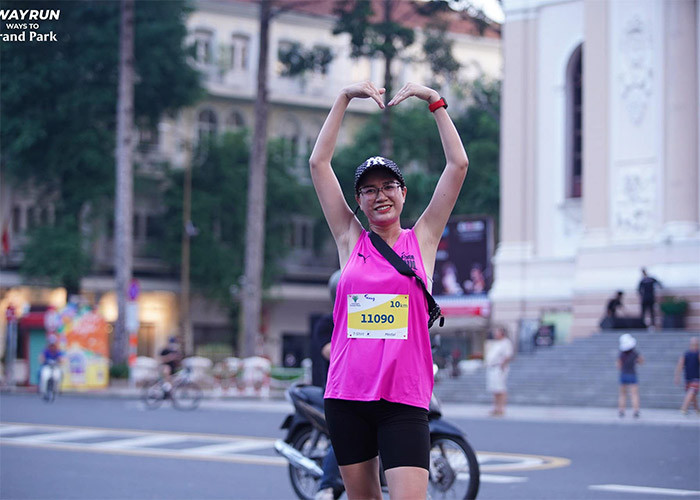 Vòng hai của Trang Trần to như người mang thai ở tháng thứ 4-5.