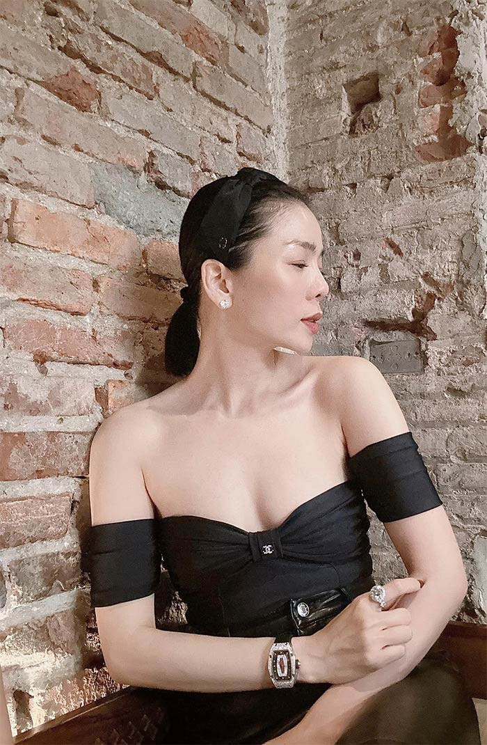 Số đo hiện tại của Lệ Quyên là 84-59-90 cm khiến nhiều người phải ghen tị.