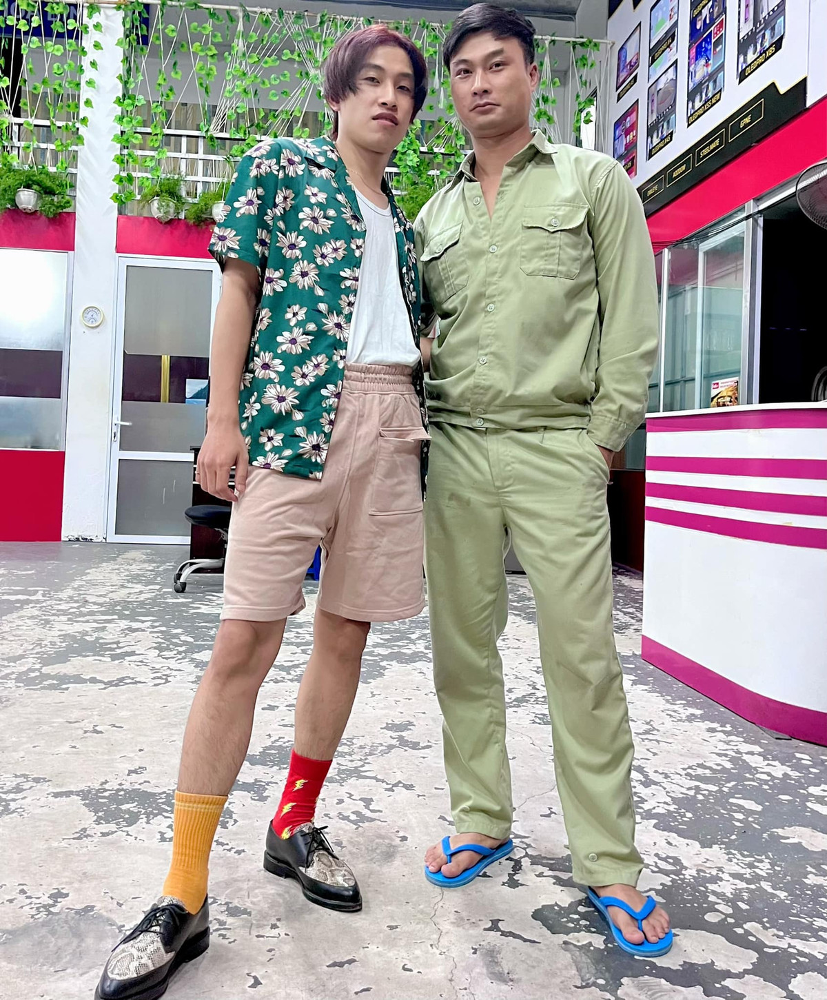 Trước "Biệt dược đen", nam diễn viên sinh năm 1996 từng góp mặt với những vai phụ trong một số bộ phim truyền hình hay phim sitcom.