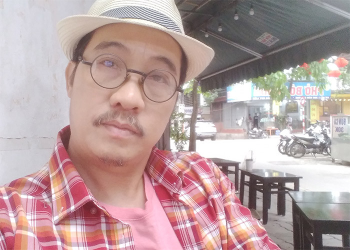 Ngoài công việc ở Nhà hát Tuổi trẻ, nam diễn viên 52 tuổi rất chăm chỉ đóng phim truyền hình để có thêm thu nhập nuôi ba con.