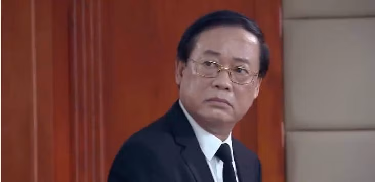 Vai bố vợ của NSƯT Phú Thăng trong "Dưới bóng cây hạnh phúc" khiến khán giả thích thú bình luận: "Xem phim từ đầu tới tập này mới hả dạ", "Bao nhiêu điểm cũng không đủ để đánh giá cung bậc cảm xúc lúc này", "Đúng chuẩn bố vợ quốc dân"....