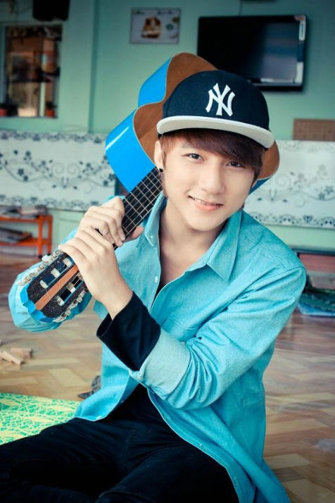 Năm 2012, Sơn Tùng thi đỗ vào nhạc viện TP HCM với điểm số 25,5 và là thủ khoa năm đó. Cũng từ đây, Sơn Tùng bắt đầu bước chân lên sân khấu ca nhạc chuyên nghiệp. (Ảnh: FBNV)