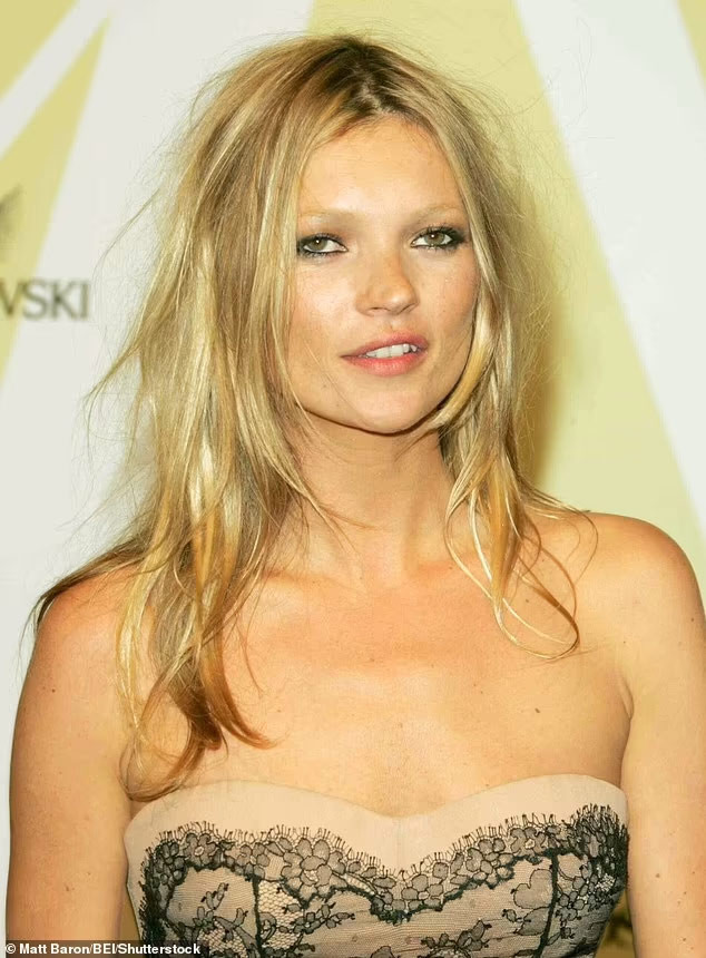 Kate Moss từng vướng bê bối ma túy vào năm 2005 khi bị chụp ảnh dùng cocaine tại một bữa tiệc. Hậu quả thời điểm đó cô bị mất nhiều hợp đồng trị giá với một số nhãn hiệu thời trang hàng đầu. (Ảnh: Shutterstock)