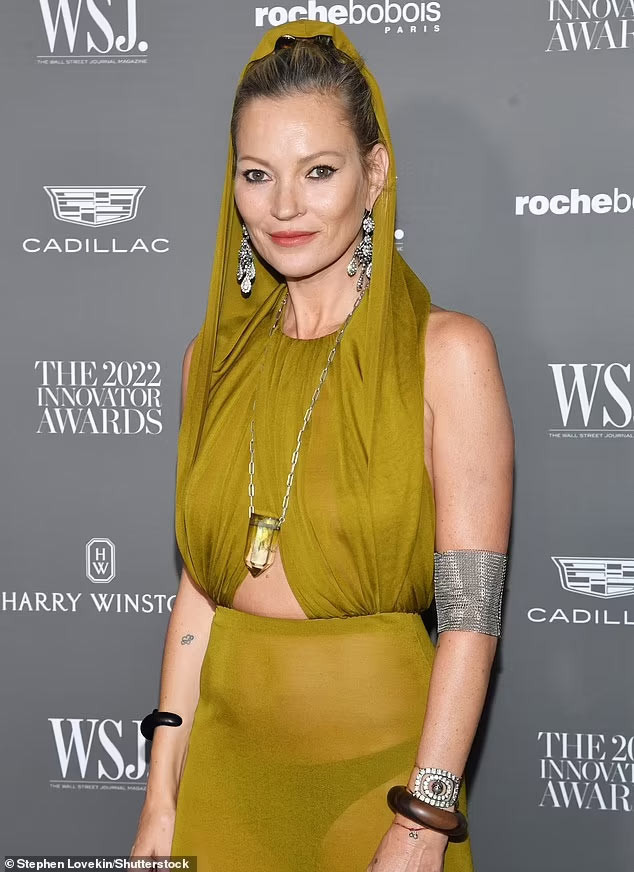 Khác với dáng vẻ tiều tụy đời thường, mỗi khi dự sự kiện, Kate Moss lại tỏa sáng và thu hút mọi ánh nhìn. (Ảnh: Shutterstock)