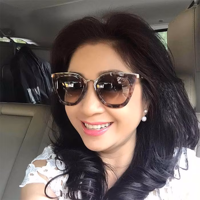 Hiện tại Thoại Mỹ kinh doanh mỹ phẩm online để có tiền đầu tư cho nghề hát đã gắn bó với cô hơn 40 năm qua.