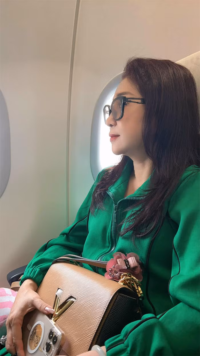 Hôn nhân đầu tan vỡ, cô trải qua 2 lần đính hôn vẫn không nên duyên vợ chồng.